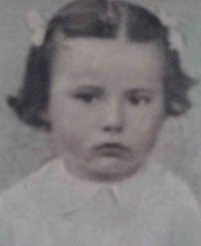 Ir a fotos de Adelina