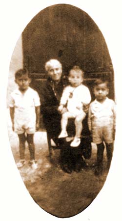 AntoniayHijosdeAdela