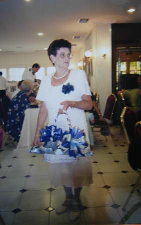 charo en al boda de michel