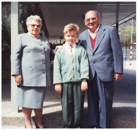 ai-conhijosdepaquita